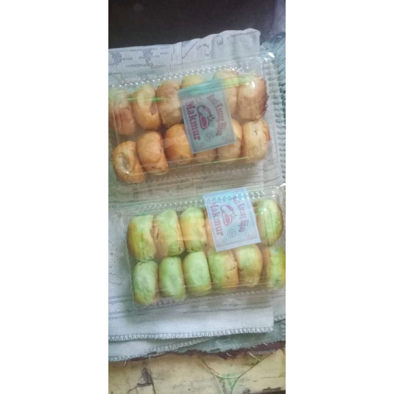 

Roti kacang hijau cap makmur