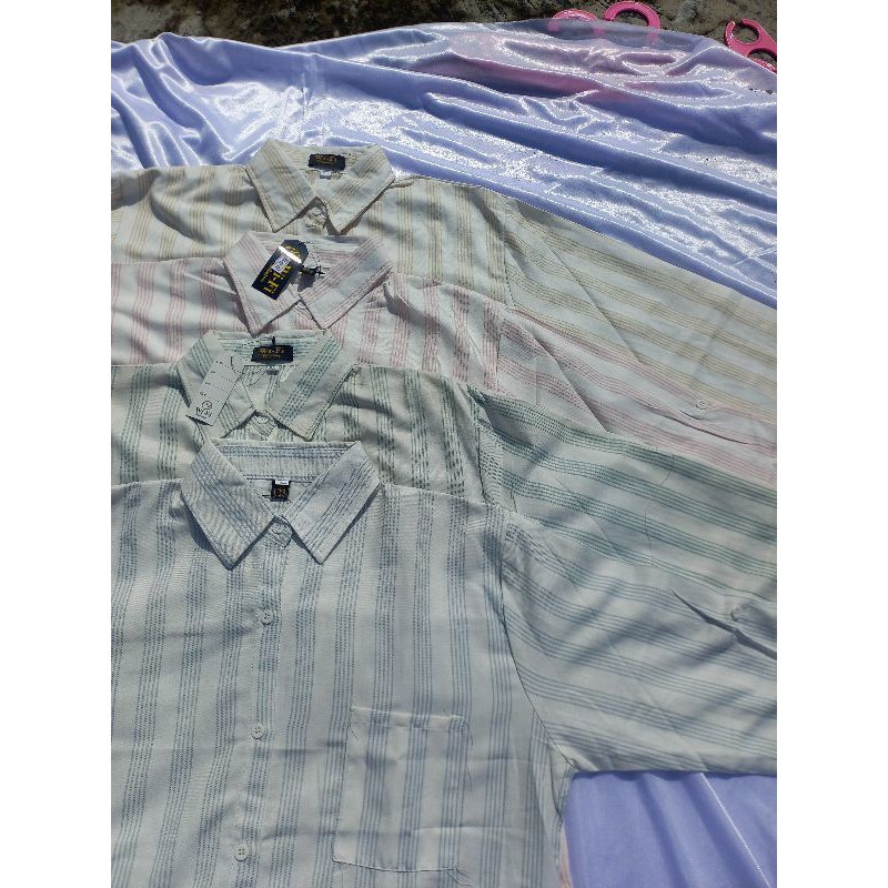 KEMEJA WANITA MOTIF GARIS-GARIS