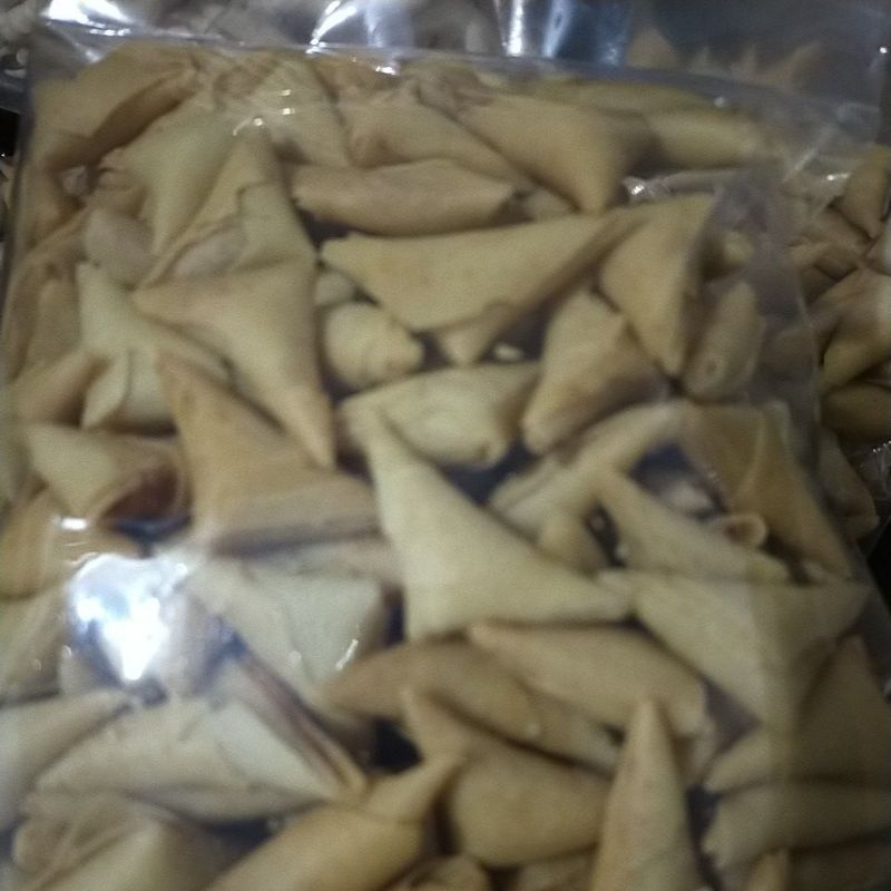 

kerupuk.samosa 1/2kg