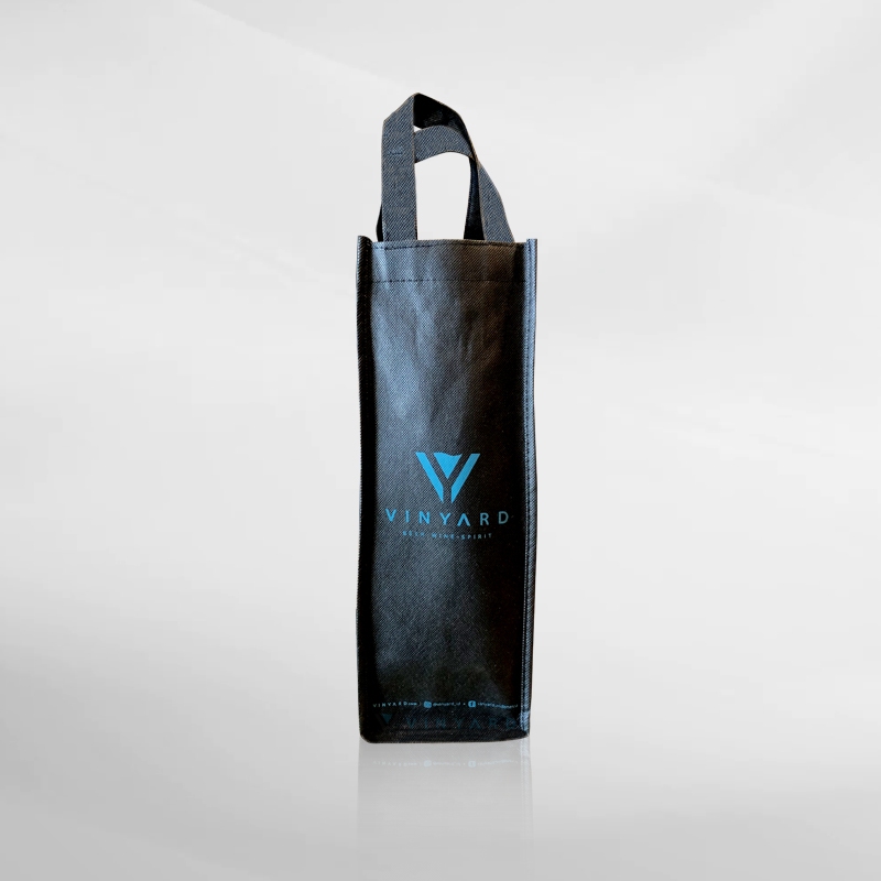 

Goodie Bag Hitam Besar (isi 4 Botol) (Original & Resmi by Vinyard)