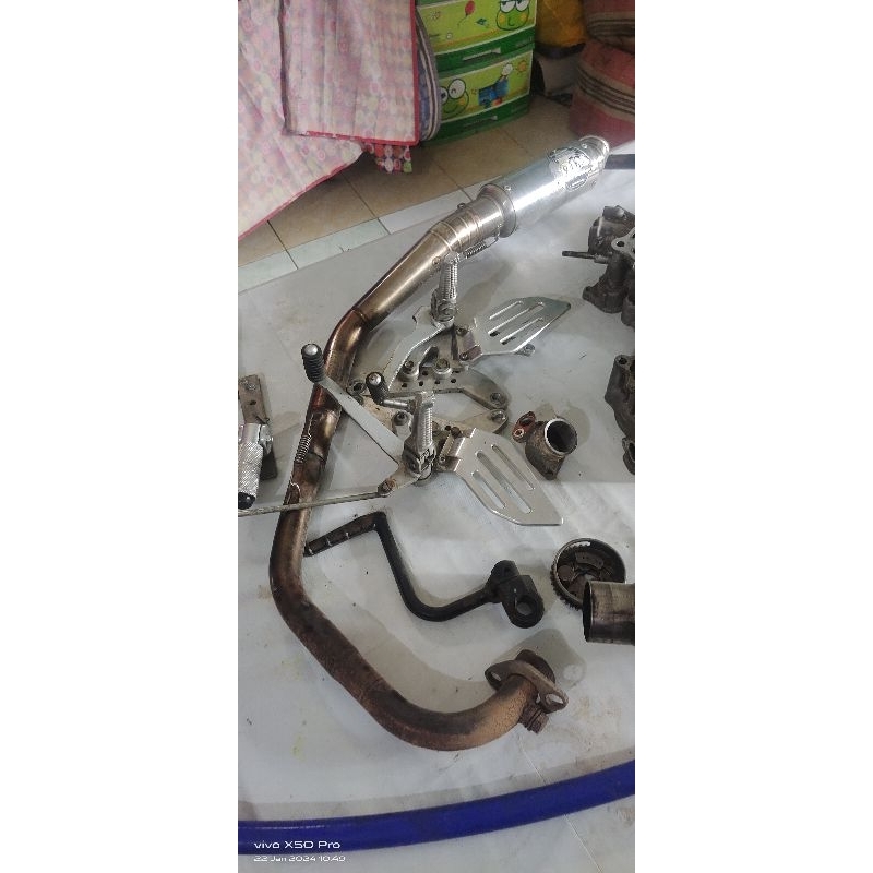sela / engkol kaki motor