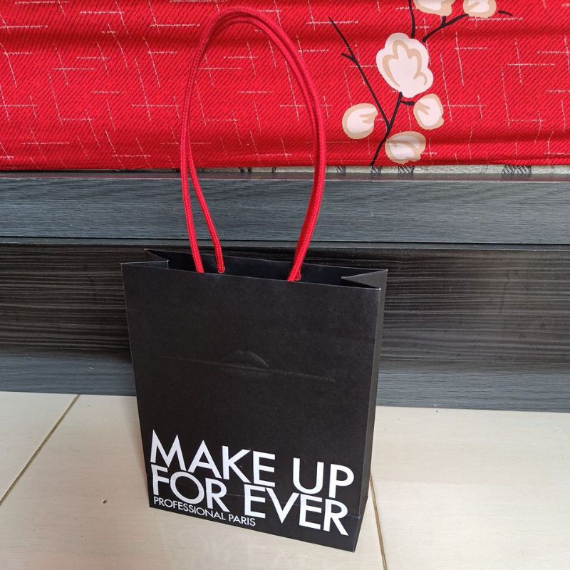 

paperbag makeup forever mufe or1