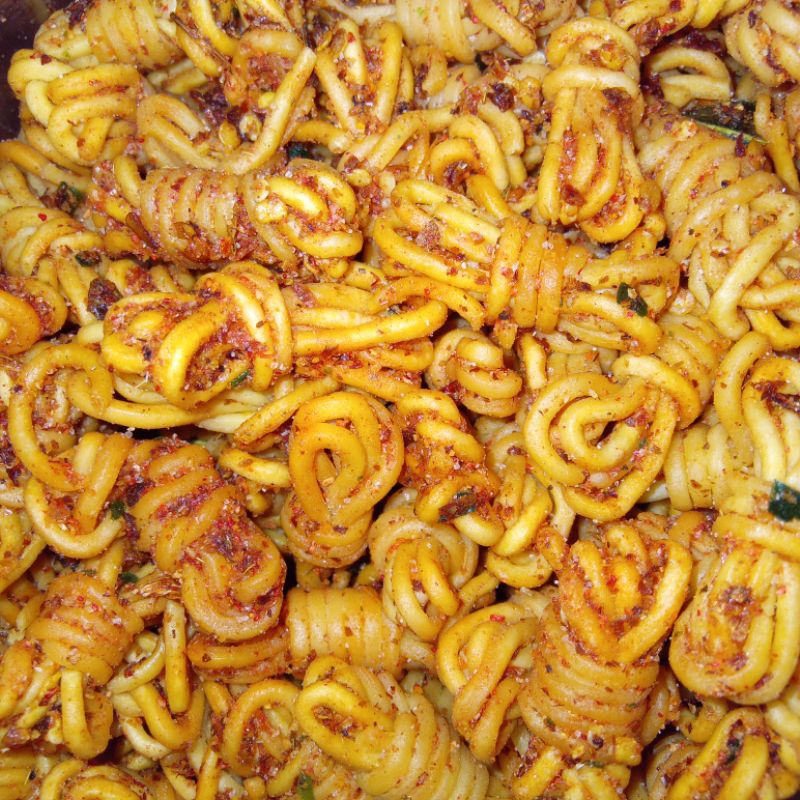 

(100 GRAM) MIE GULUNG PEDAS DAUN JERUK