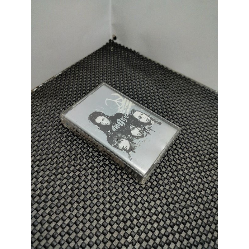 Kaset Pita Larc En Ciel album AWAKE Laruku