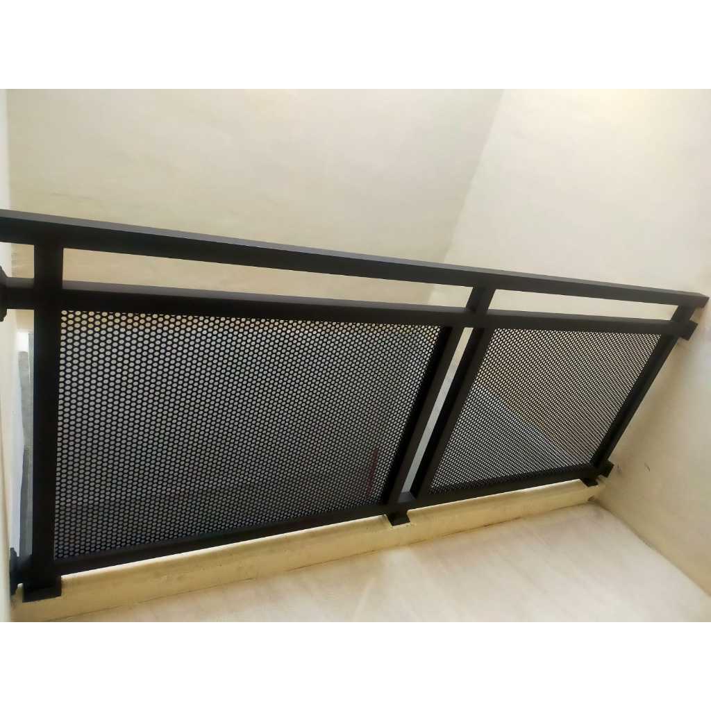 Railing tangga perforated / railing tangga industrial