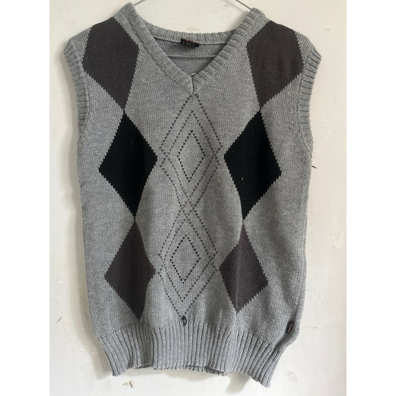 Sweeter Rajut Rompi Bekas