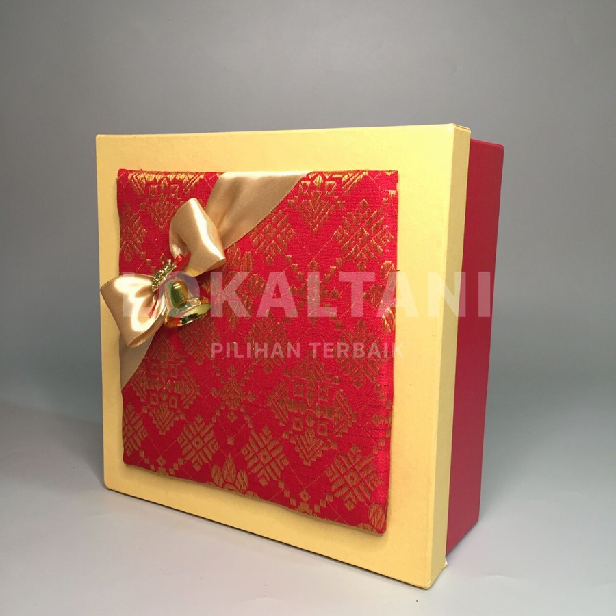 

Box Kotak Hampers Pita Natal / Kotak Parcel Kue Kering Natal 22x22 - Natal