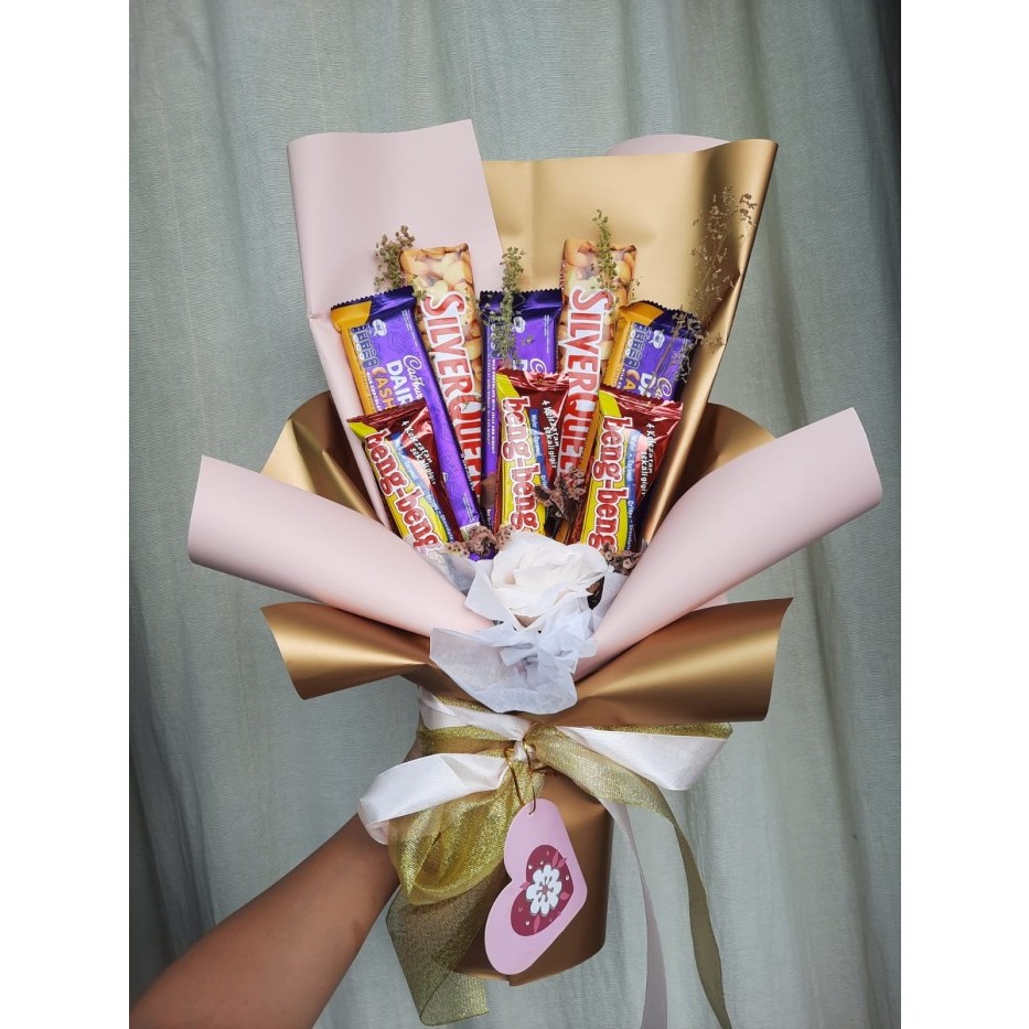 

Buket Coklat Silverqueen 28gr + Beng Beng + Dairy Milk 30gr /Buket Wisuda/Ultah/Hari Guru/Valentine