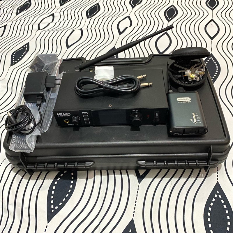 Ashley E Monitor Bekas