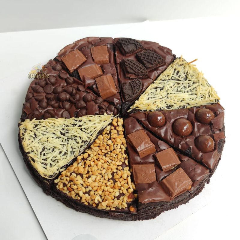 

snackies pizza brownies | fudgy brownies uk. 20cm | brownies coklat