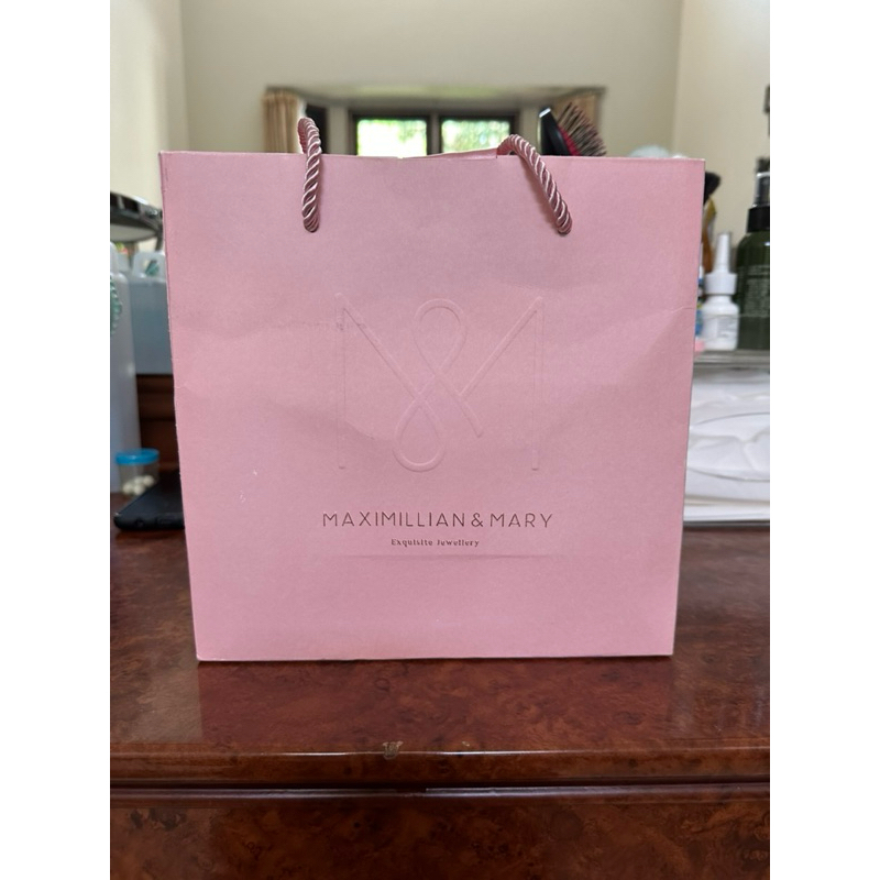 

paperbag maximillan mary