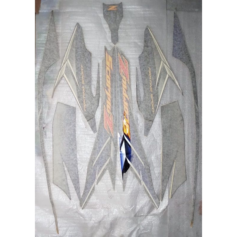 Striping stiker body kanan kiri full set ScorpioZ 225 tahun 2006 original warna biru original