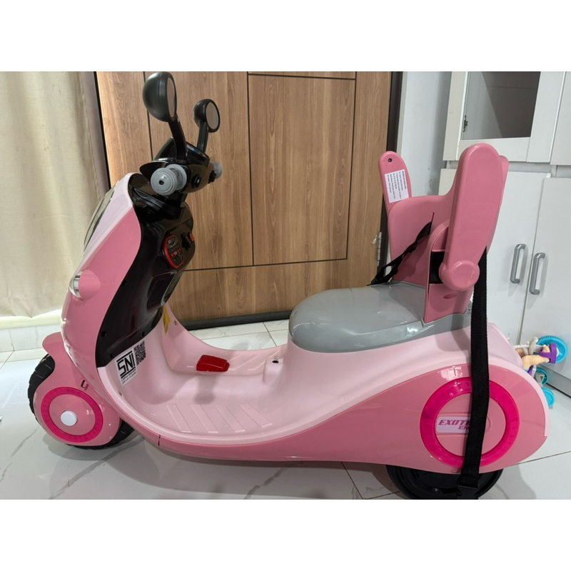 preloved motor aki anak remote control model vespa exotic EMT 2232