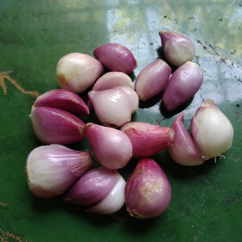 

250gram, bawang merah lokal kupas.
