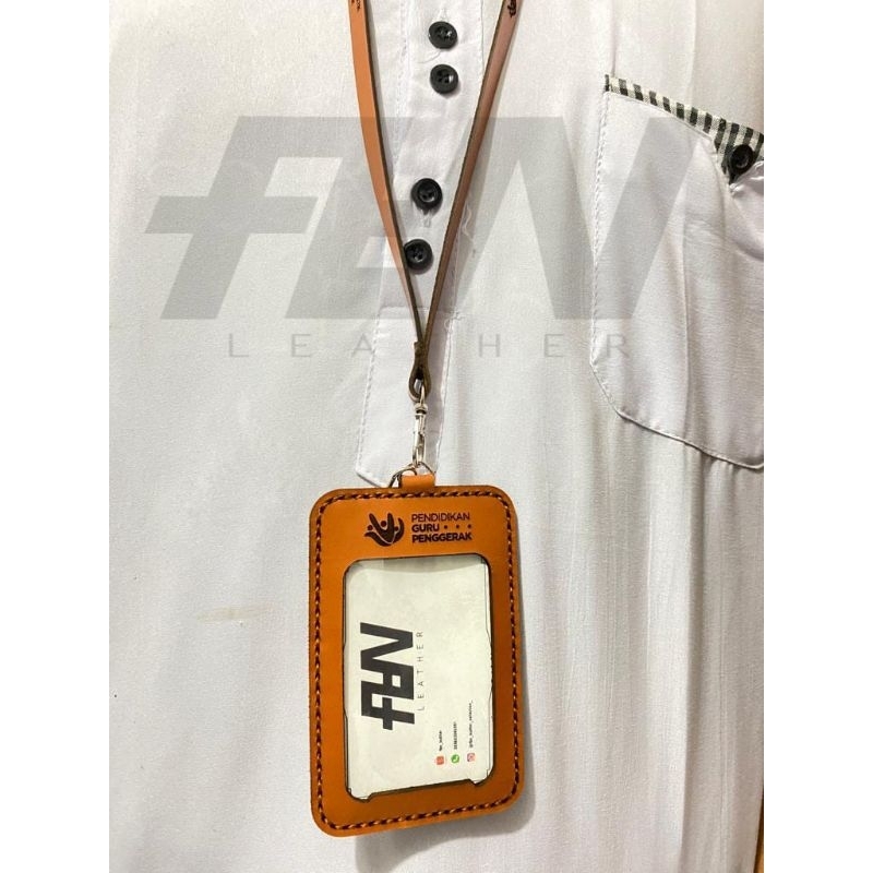

Gantungan ID card Holder Name Tag Kulit Custom Lanyard Kulit Case Id Kulit 2 Lapis