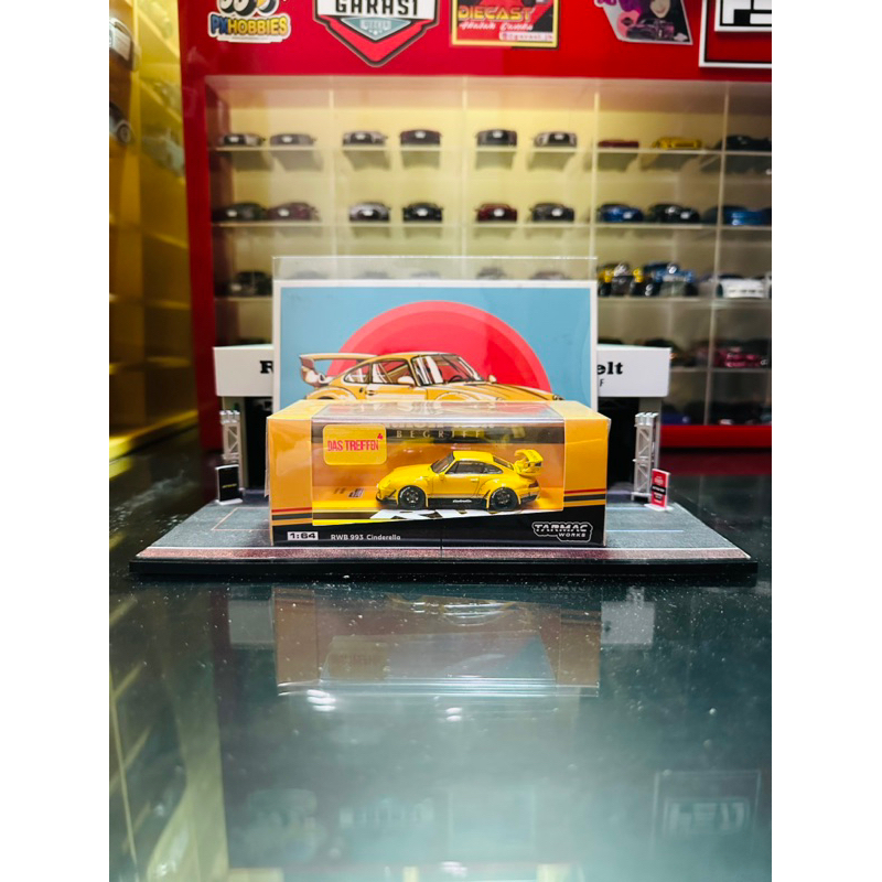 Tarmac Works RWB 993 Cinderella Thailand Exclusive w/ Postcard