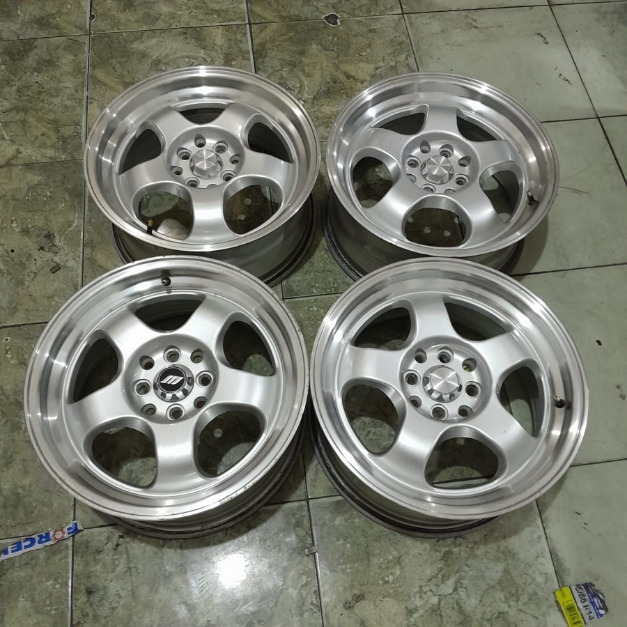 Velg Mobil Bekas Ring 16 Lubang 4 BRISKET HSR R16X7 8X100-114,3 ET40