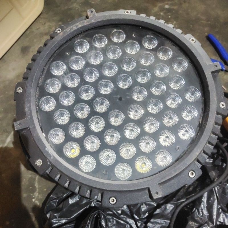 LAMPU DISKO RGBW 54 X 3WATT PAR LED ABTI AIR