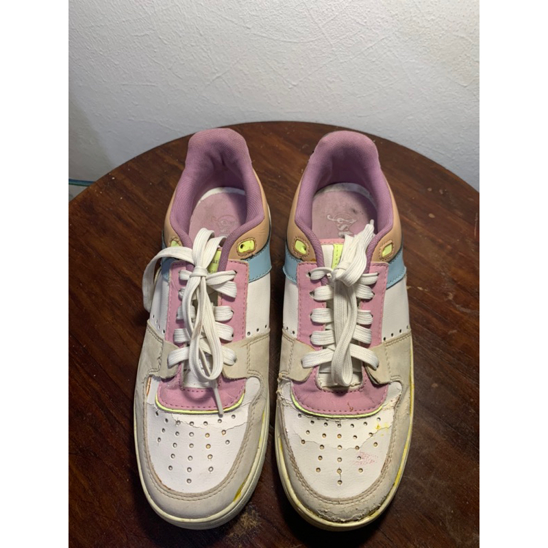 {Preloved} Sepatu stradivarius -size 38