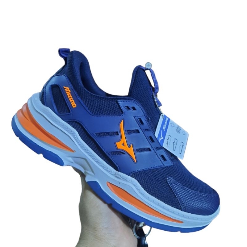SEPATU RUNNING WANITA KEKINIAN MIZUNO