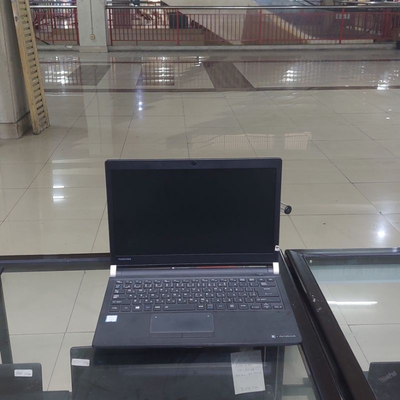 Toshiba Dynabook R734 i3 gen 7 Ram 4Gb/Ssd 128Gb