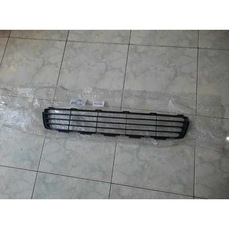 grille grill jaring kisi kisi bumper bemper depan bawah yaris 2010 2011 2012 ori