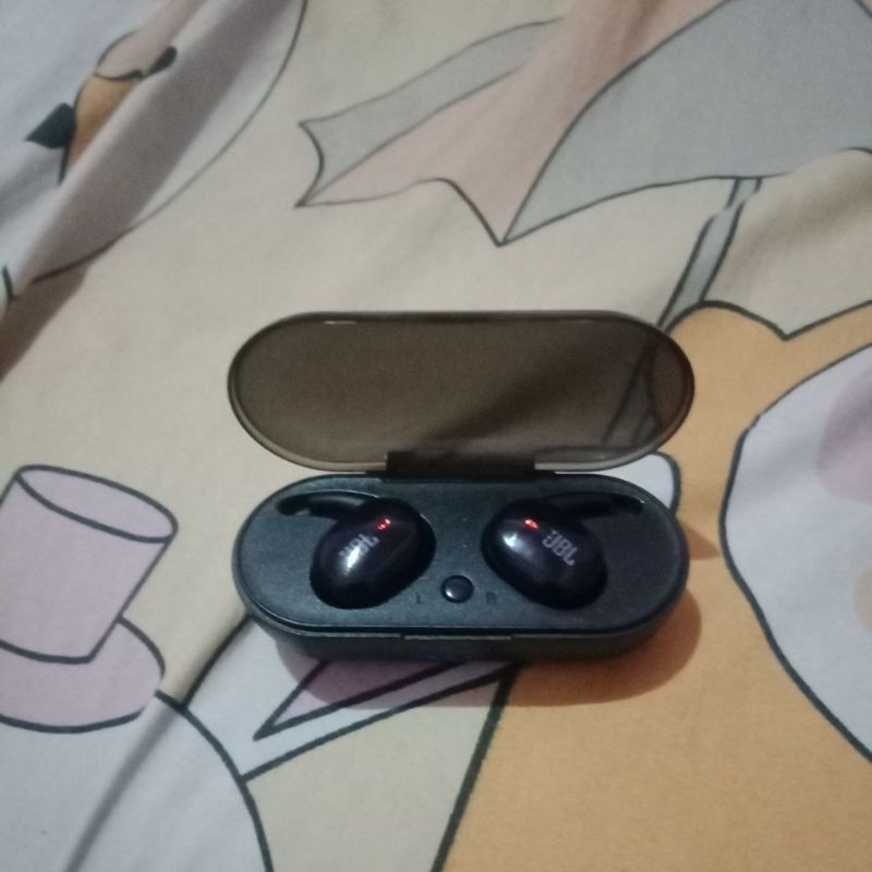 WIRELESS JBL HEADSET