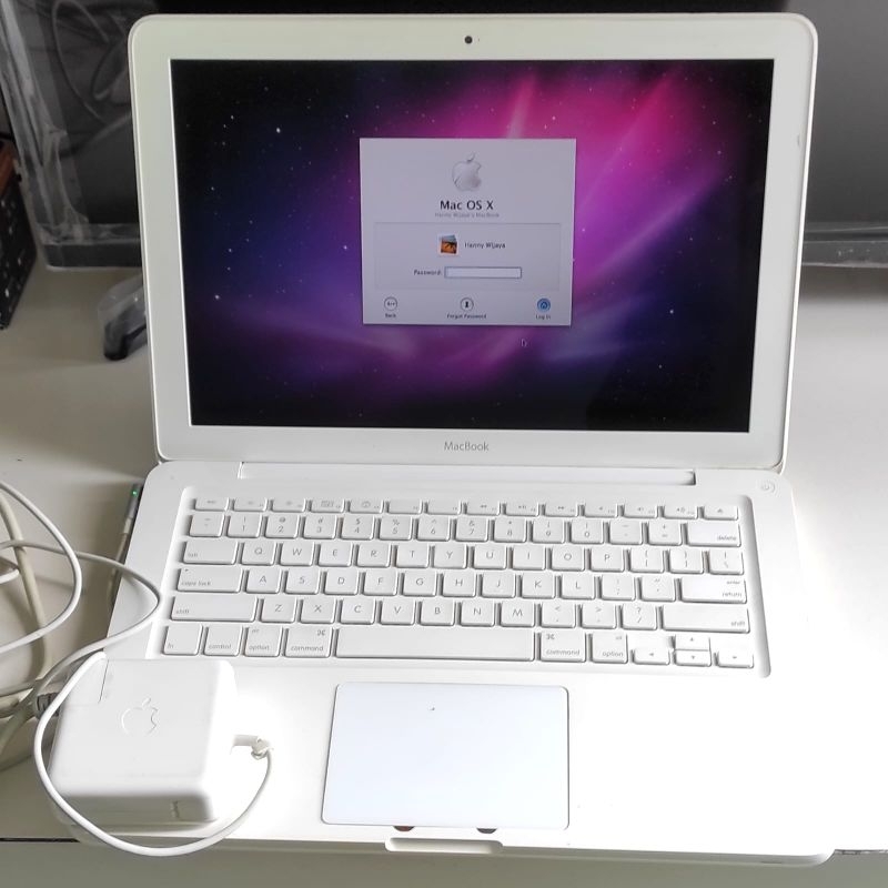 Laptop Apple MacBook Unibody 13-inch, pre-owned