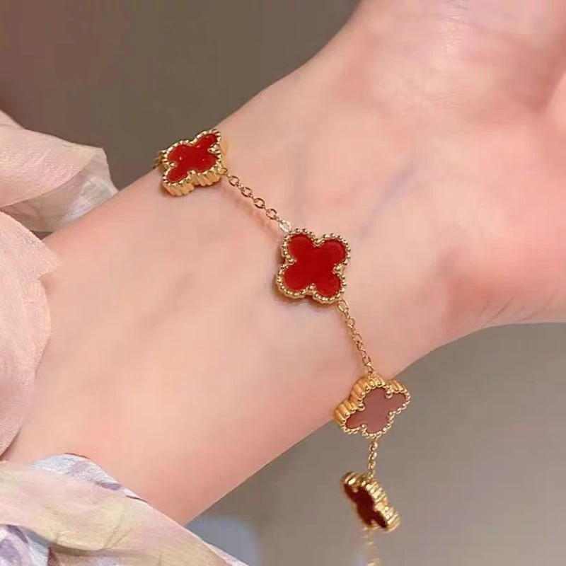 Gelang Titanium Asli Wanita Model Bunga Clover Semanggi Merah Gaya Elegan Korea Anti Karat Anti Lunt
