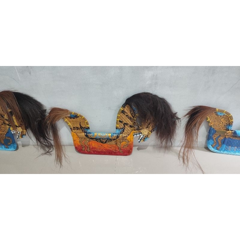 jaran kepang rambut kuda suri