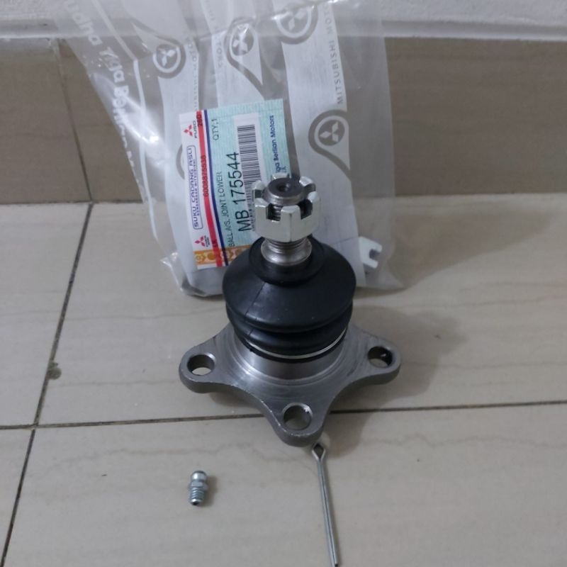 ball joint lower(bawah) L300