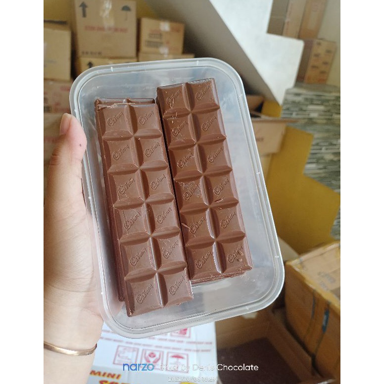

KODE E76F Coklat Cdbri 5gr isi 8batang