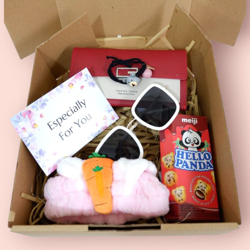 

Kado ulang tahun cewek/Hampers ulang tahun/kado valentine/kado anniversary/kado lebaran