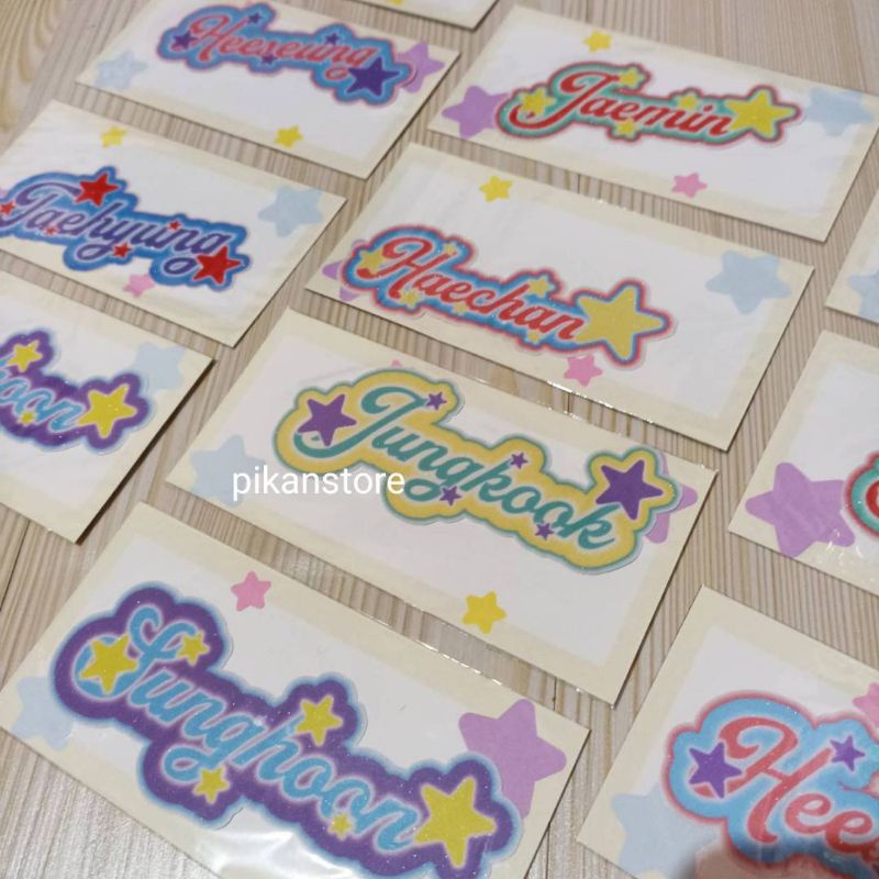 [1pcs] Sticker Nama Kpop/ Stiker Name Glitter/ Tempelan Deco Case HP Jaemin Haechan Nct Dream Txt En
