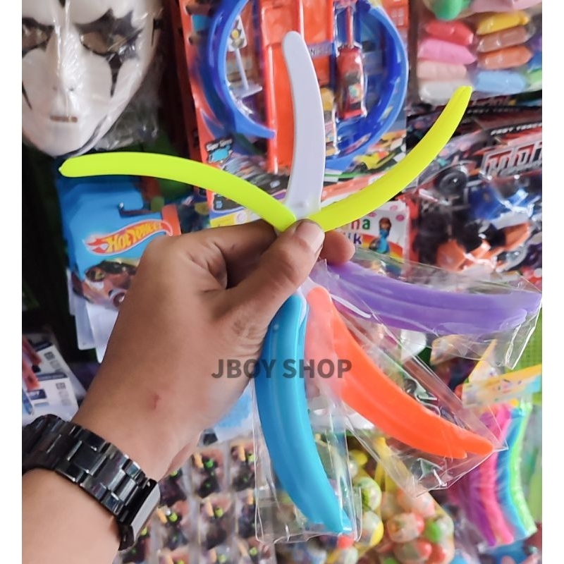 MAINAN KARAMBIT PISANG PUTAR / MAINAN PISAU PLASTIK VIRAL