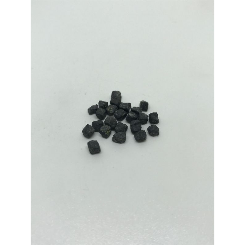 natural berlian hitam mentah