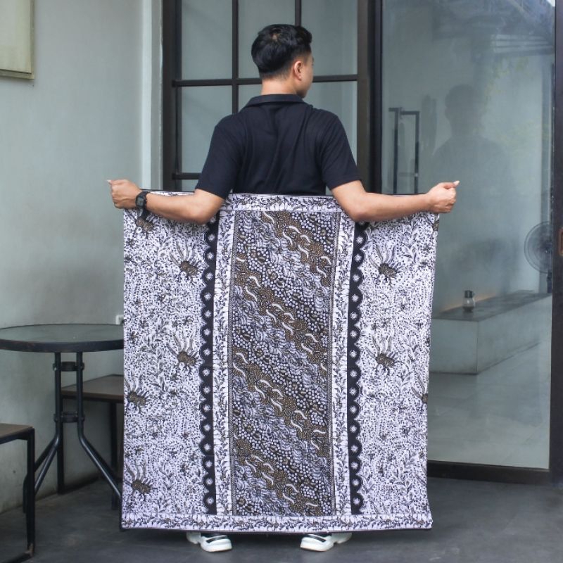 SARUNG BATIK MOTIF SEMMUT PUTIH,laseman klasik