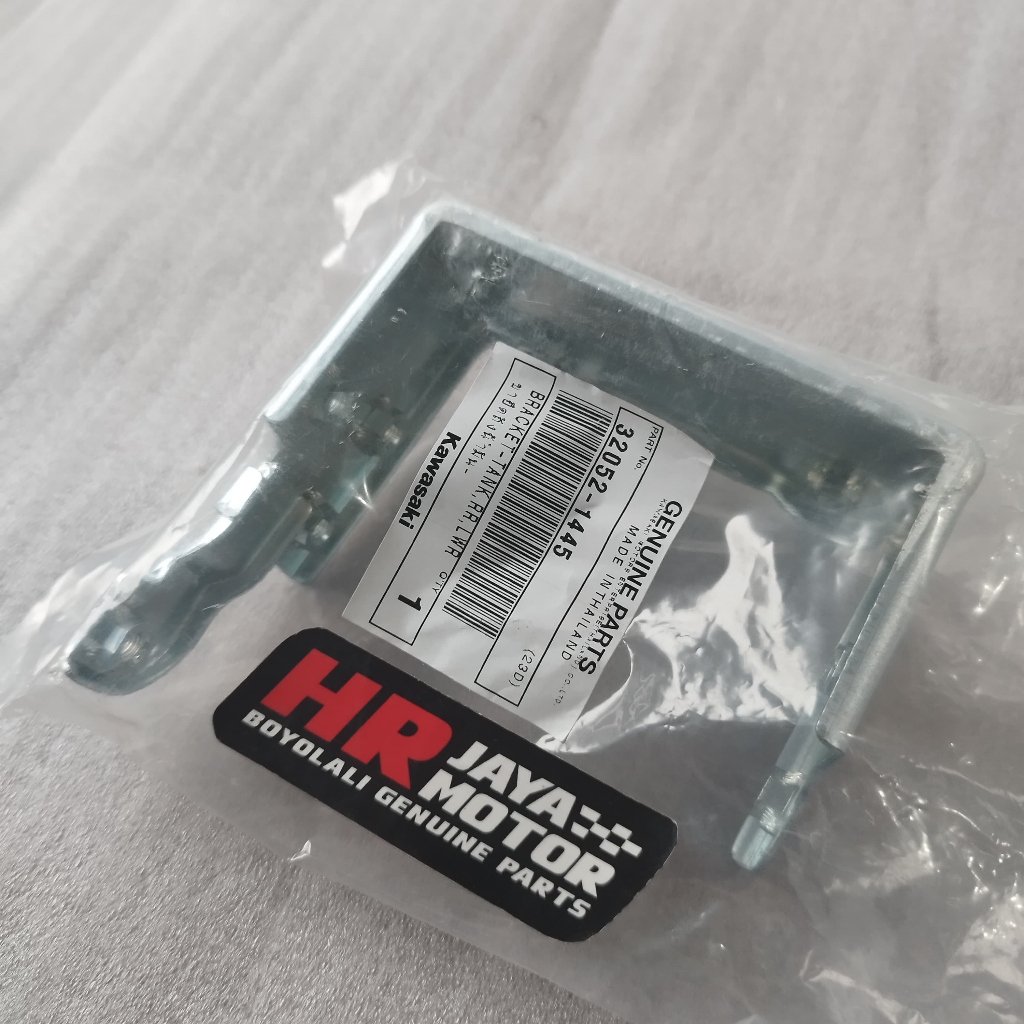BREKET DUDUKAN TANGKI BELAKANG BAWAH KAWASAKI NINJA 150 RR ORIGINAL KAWASAKI 32052-1445