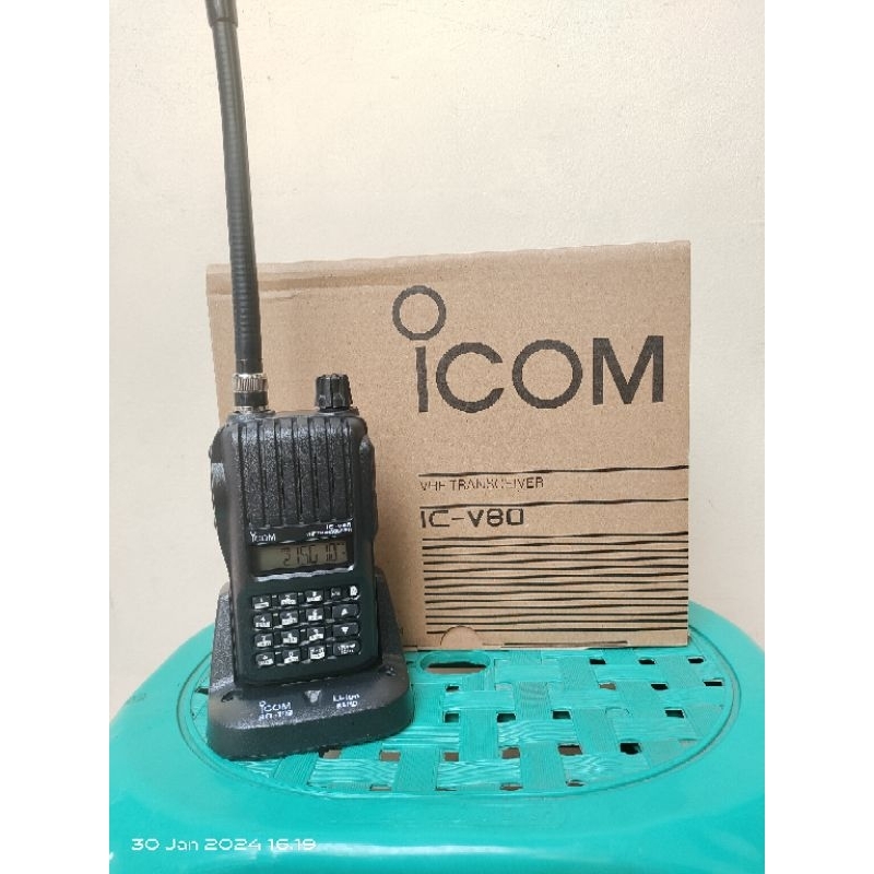 HT Icom IC V80 Baru