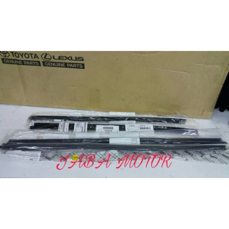 Pelipit pintu bagian dalam Fortuner 2005-2015 original set 4 pintu