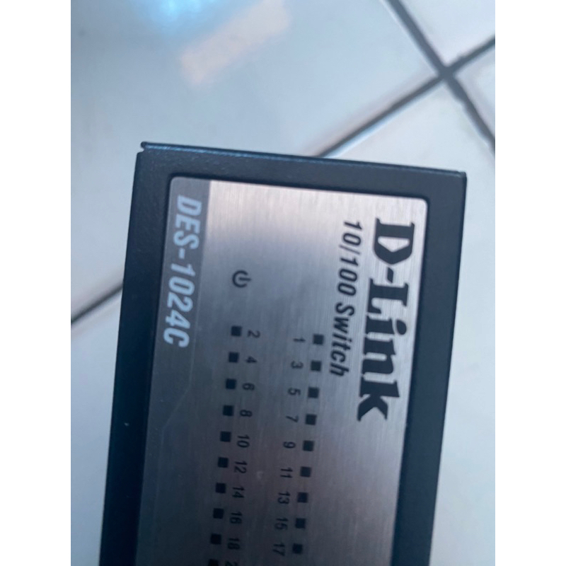 Switch hub D-Link DES-1024C