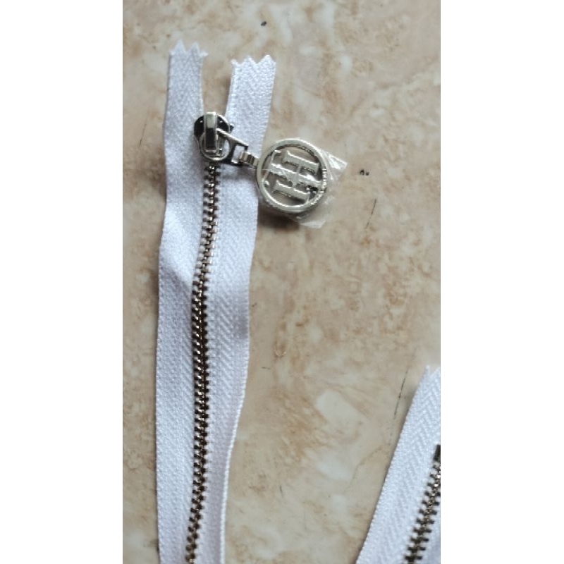 resleting besi warna putih gigi silver ideal pjg 30cm/12in