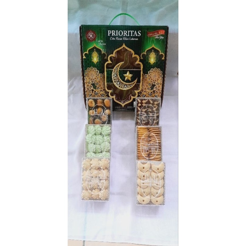 

Laris Manis Prioritas hampers Lebaran