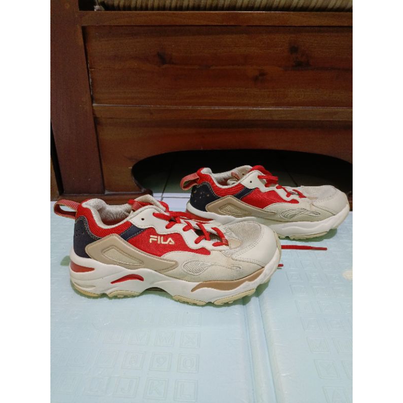 sepatu Fila preloved