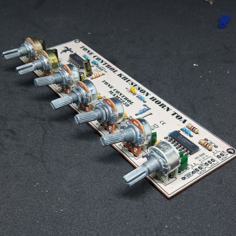 Tone control mic amplifier TOA