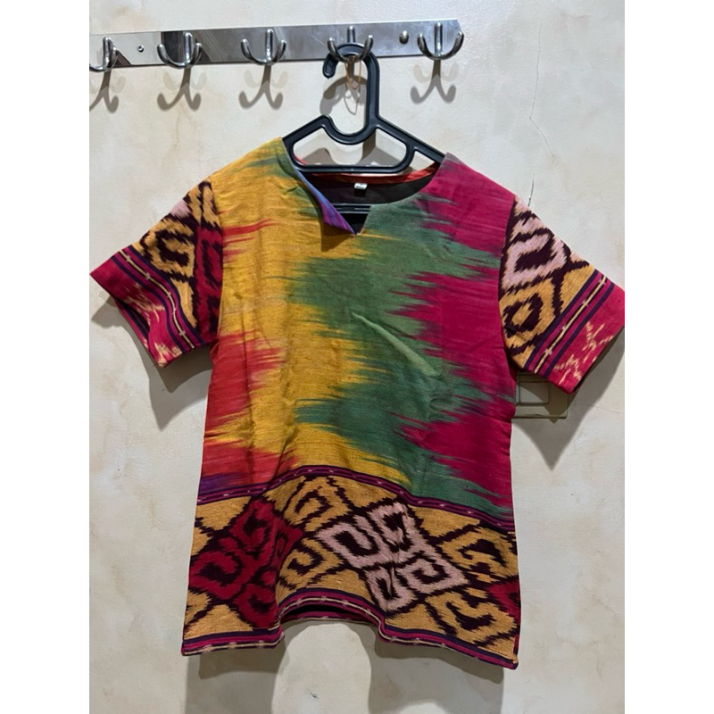 blouse tenun etnik