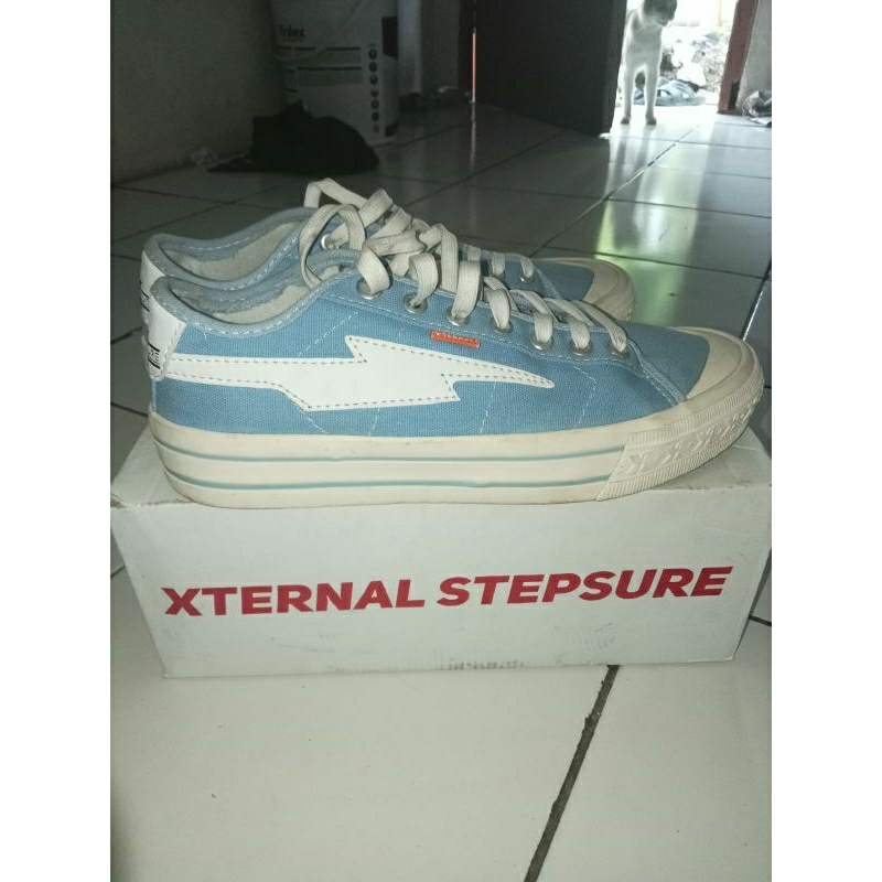 Sepatu External
