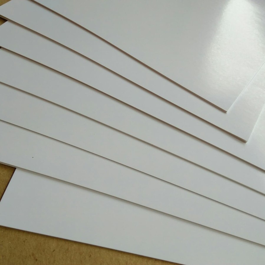 

Kertas Art Paper 150gr A3+ ( 47 x 32 cm ) 1 paket isi 500 lembar