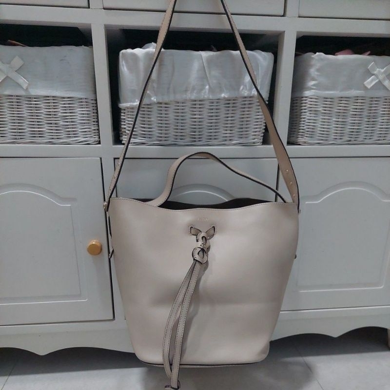 tas bucket serut furlaa preloved