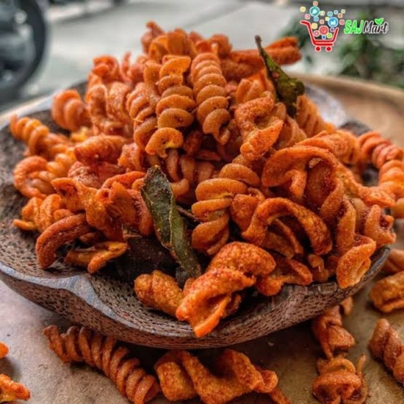 

Makaroni Ulir pedas daun jeruk 250 gram